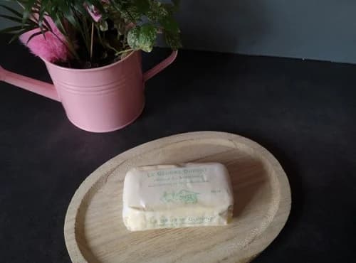 Butter mit Sel-de-Guérande-Kristallen